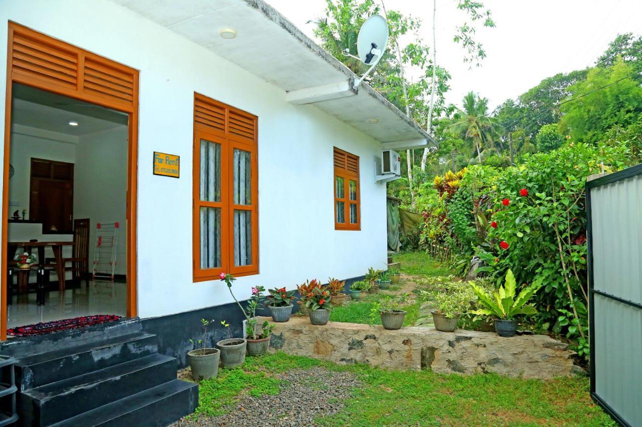 Global Lake Villa Hikkaduwa Exterior photo