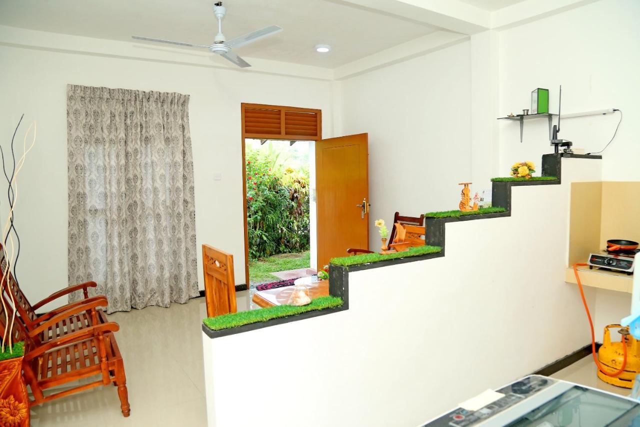Global Lake Villa Hikkaduwa Exterior photo